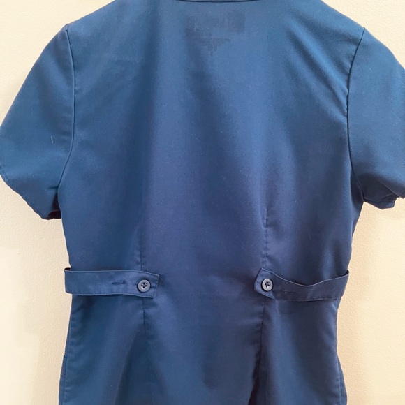 Grey’s Anatomy navy blue scrub top 💙 - Picture 2 of 4